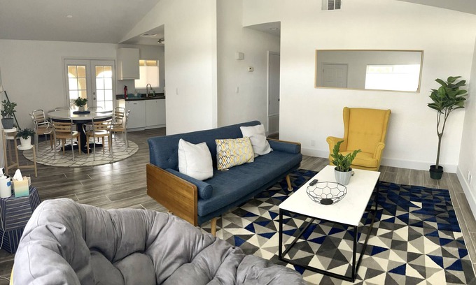 Coachella House | ♦️Bagdouma park community pool access in June 10 Ck 4 dates⭐️♦️ &discounted stay