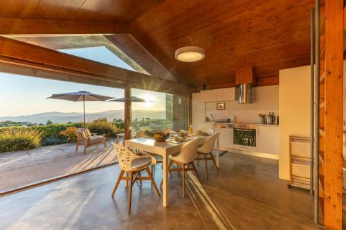 Freixieiro de Soutelo Villa | Bagoada Cabin - Sunset Vista - uChill