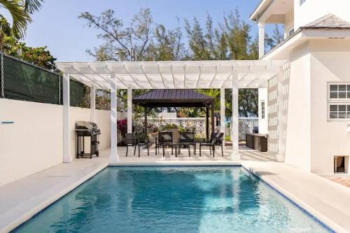 Nassau House | Bahamas Villa - Tropical Paradise - Oceanview & Private Pool
