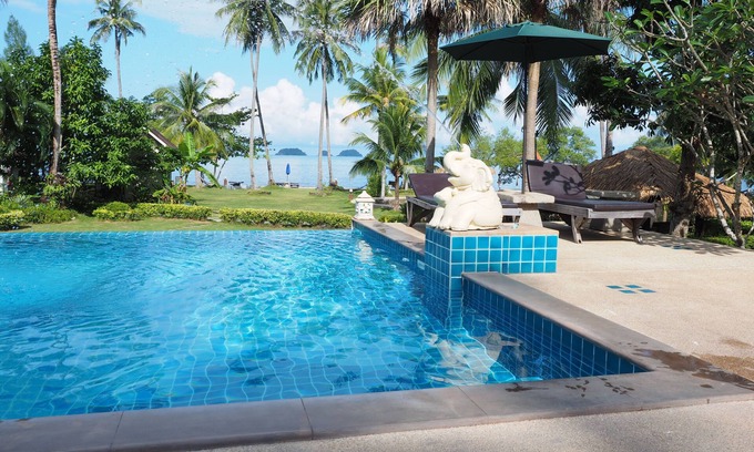 Bai Lan Resort | Bailan Beach Resort