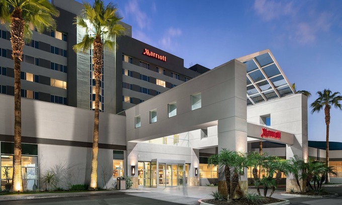 Downtown Hotel | Bakersfield Marriott at The Convention Center