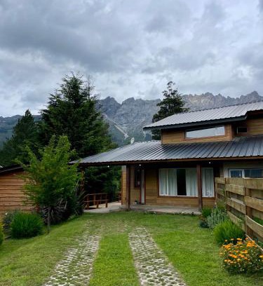El Bolson Ski Chalet | Balcón al Piltri Casa de Montaña