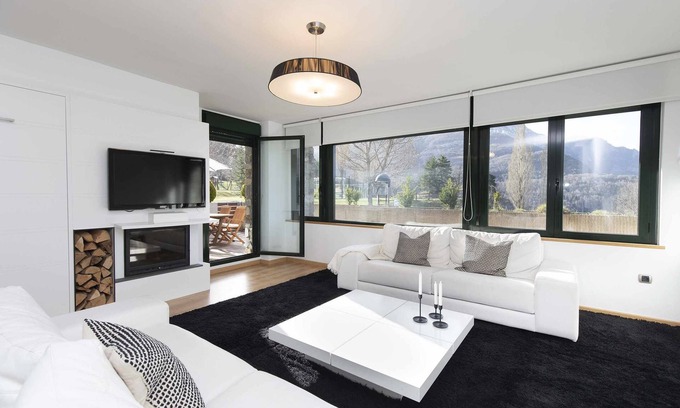 Panticosa Apartment | Balcón de Saras by Bevalle