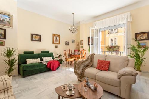 La Goleta Apartment | Balcón y Parking Carretería 77
