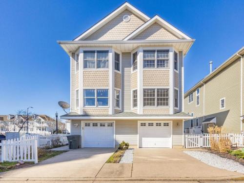 Atlantic City House | Balcony View, Updated Interior, Close to the Beach!