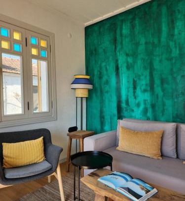 Ayvalik House | Balkonaki