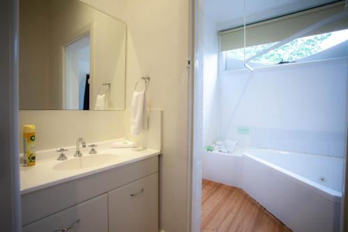 Soldiers Hill Apartment | Ballarat Station Apartments Queen Studio With Spa