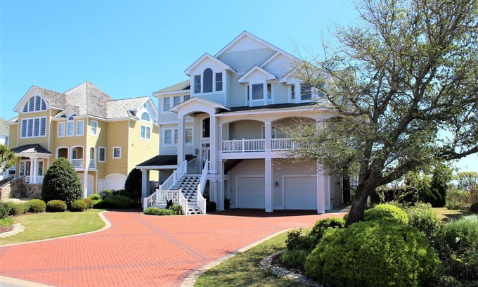 Manteo House | Ballast Point 37 - Guest Favorite 5 BR with Pool!