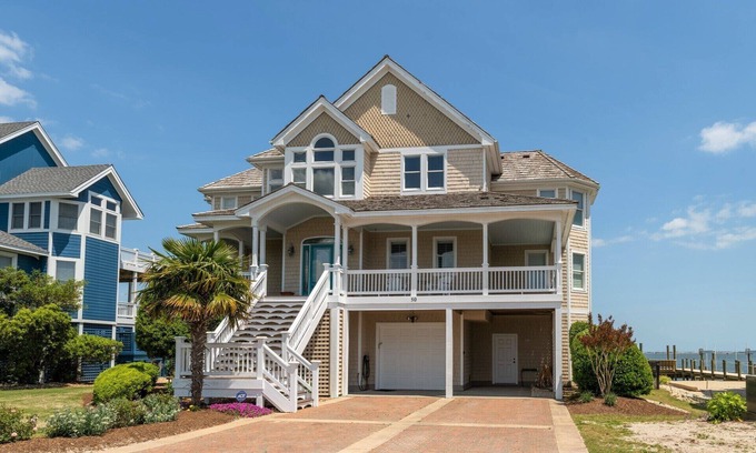 Manteo House | Ballast Point 50 - A Vacationer's Dream on Million Dollar Row