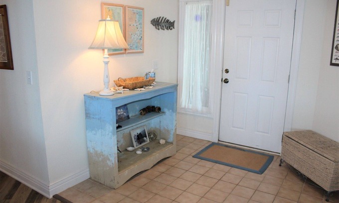 Manteo Condo | Ballast Point Villa 1322, Dog-Friendly Corner Unit!