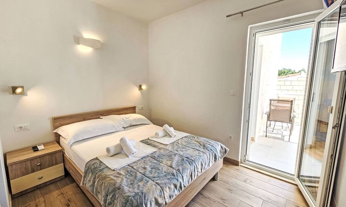 Cove Tri Zala (Zrnovo) Apartment | Balota - Moreška by Interhome