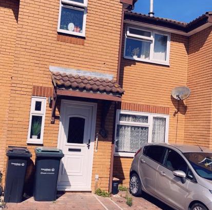 Singlewell Apartment | BAMSTIC 2 Bedroom House in Gravesend