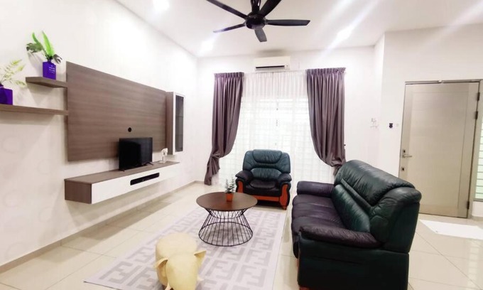 Ipoh House | Bandar Seri botani Ipoh luxury paris/17 pax/mahjong