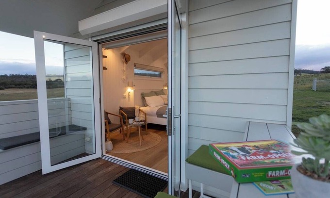 Seaton Cabin | Banjos Cabin Gippsland | Valley Views · Luxury Eco Escape | Pond Valley Views Fi