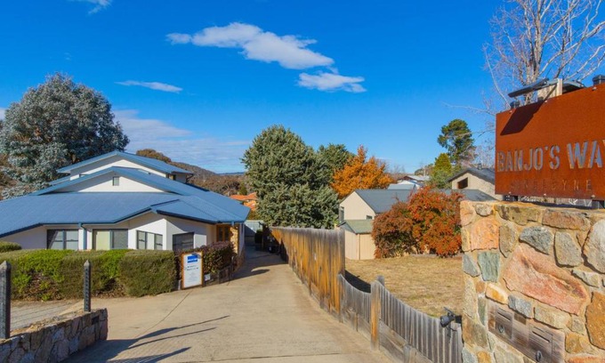 Jindabyne House | Banjos Way 1/23 Banjo Patterson Crescent