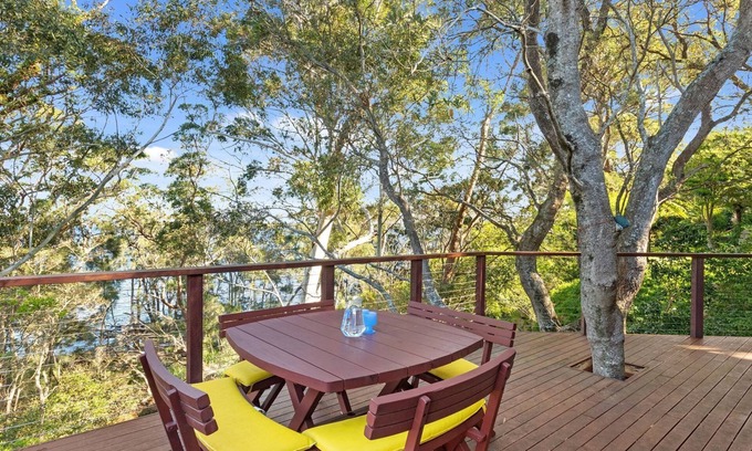 Sanctuary Point House | Banksia House allows you to surround yourself with nature in this serene piece of paradise