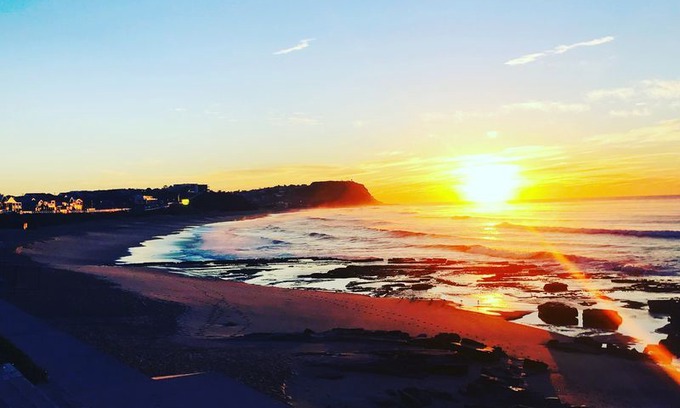 Bar Beach Apartment | Bar Beach Haven - beach getaway Newcastle