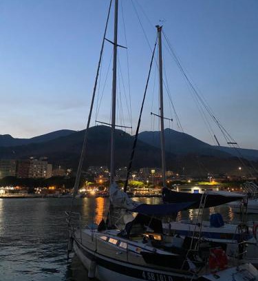 Formia Boat Rental | Barca a vela 12 metri Boat & Breakfast