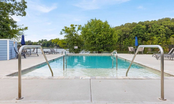 Winchester House | Barefoot Dreams w/Flat Lot, Pool, Paddleboards