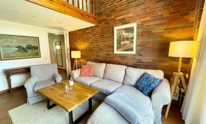 Großmorsum Apartment | Barn, 110sqm for up to 6 people - Old Frisian house