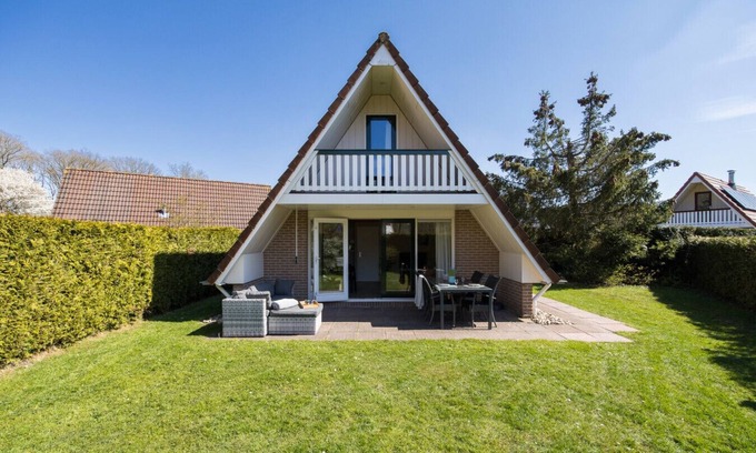 Zwiggelte House | Barn Owl I Vacation Home with Fine Garden