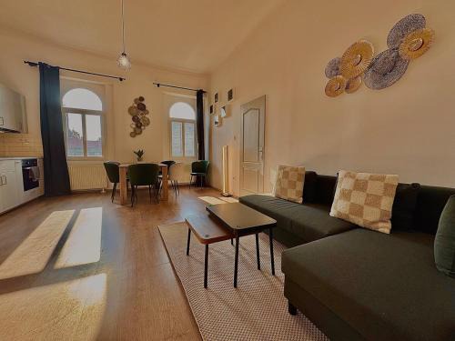 Magdolna negyed Apartment | Baross Residence - Spacious Apt