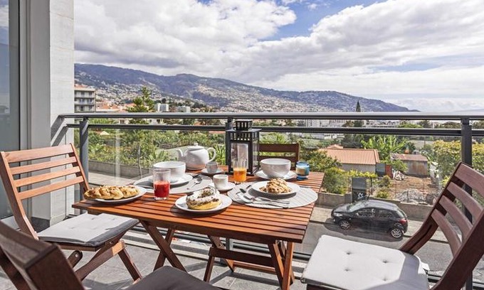 Sao Martinho Apartment | Barreiros I by Travel to Madeira