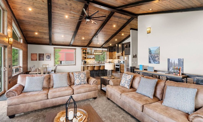 Island Park Cabin | Barrel Sauna+HotTub&FirePit+21mi2YSNP+LakeViews