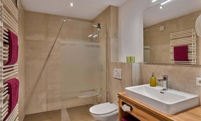Wegscheid Apartment | Barrierefreie 70qm Ferienwohnung mit Terrasse und Balkon