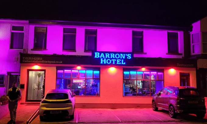 Blackpool Town Center Bed & Breakfast | Barrons Hotel
