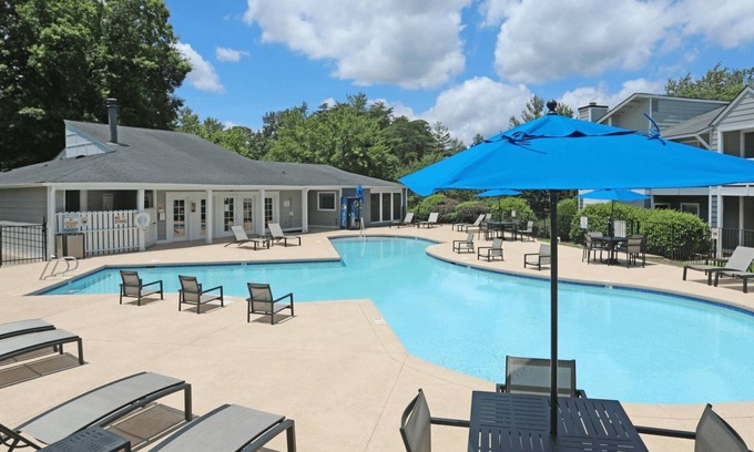 Winston - Salem Apartment | Barsala l Modern 2BD in Northcliffe Forest w/large closets