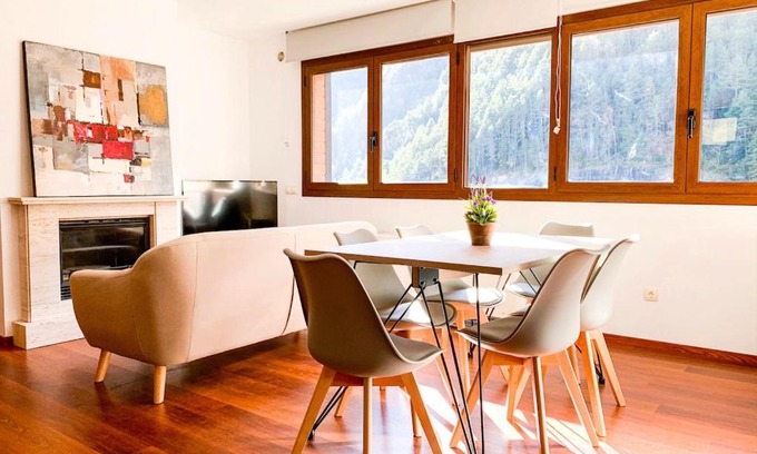 Arinsal Apartment | Barthe Holidays I Apartamento Moderno en Arinsal 5PAX I Ideal grupo o familia, Parking, Pet friendly I Estanyo