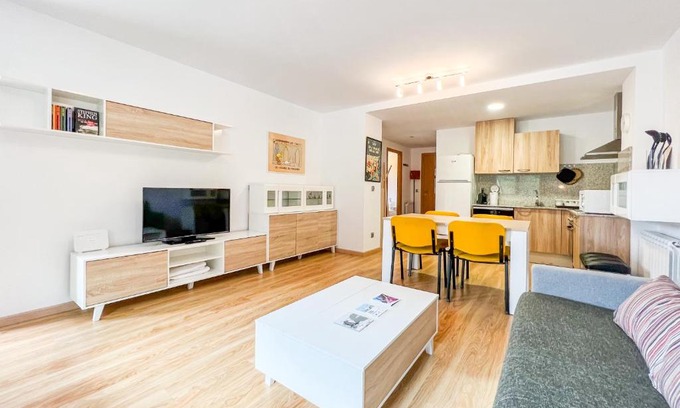 Arinsal Apartment | Barthe Holidays I Apartamento con encanto en Arinsal 6PAX a pie de pistas I Balcón con vistas y parking I Milu