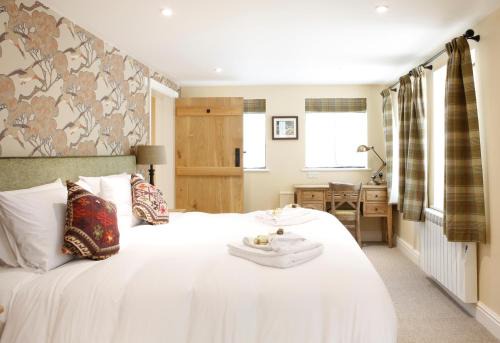 Lychpit Hotel | Bartons Mill Pub and Dining