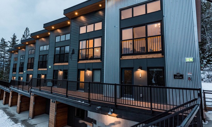 Revelstoke Hotel | Basecamp Resorts Revelstoke I Four Bedroom Suite