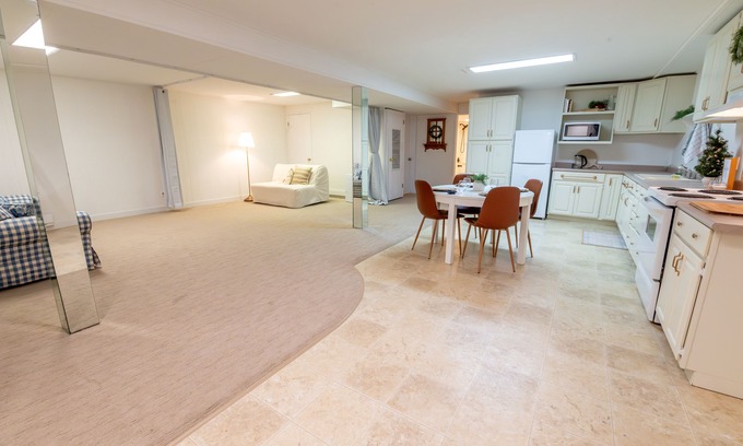 Steinbach Apartment | Basement Suite in Steinbachnn