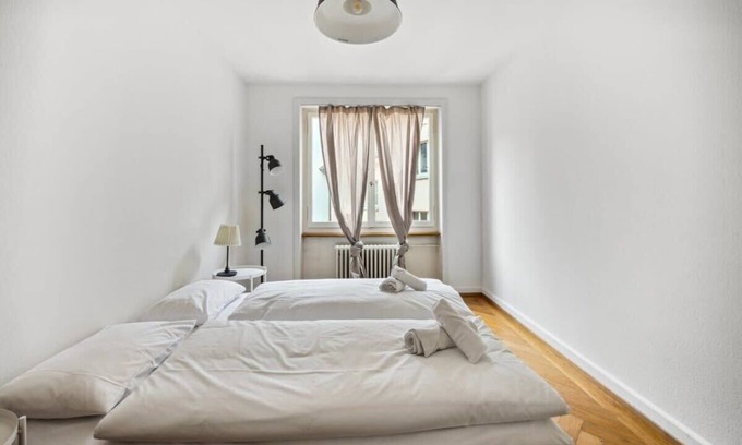 Sihlfeld Apartment | Basic Apartment in vibrant residential part of ZH!
