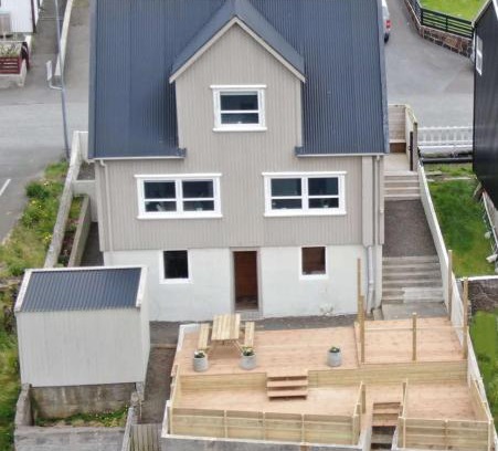 Tvoroyri Villa | Bask In Ocean Views At Bakkastova
