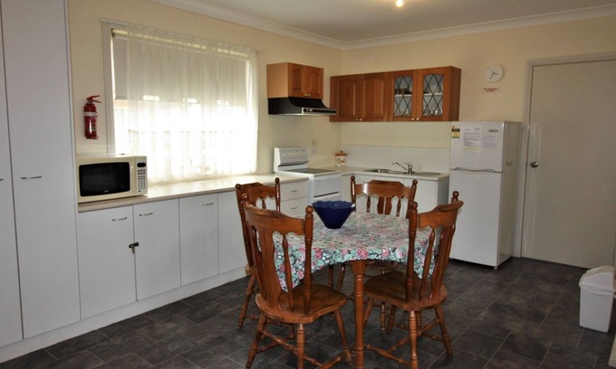 Cunjurong Point Cottage | Batch on The Bounty - Two bedroom granny flat