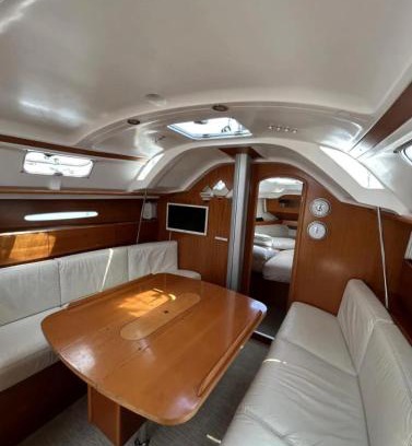 Lorient Boat Rental | Bateau 6 à 8 personnes hyper centre ville