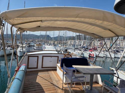 Toulon Boat Rental | bateau de légende