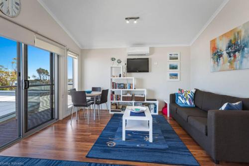 Apollo Bay House | BAY BLISS CABIN - set in a popular caravan park