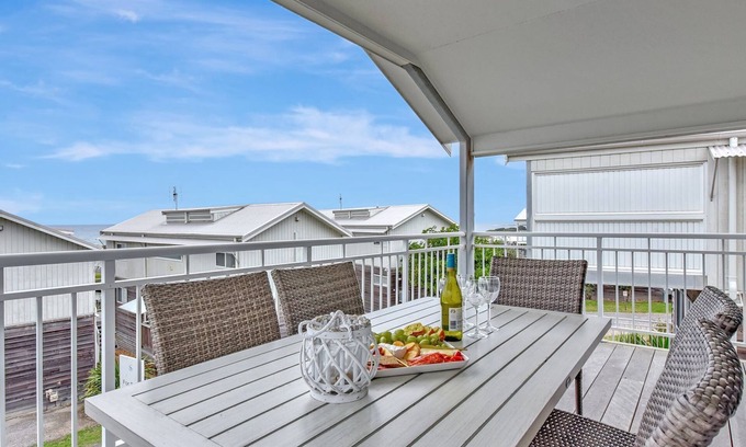 Caves Beach Villa | Bay Breeze at Caves Beach Villas