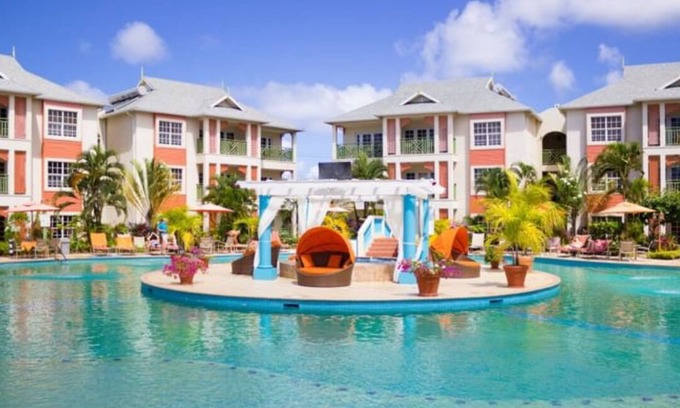 Rodney Bay Resort | Bay Gardens Beach Resort & Spa-Pool View-1BR Villa