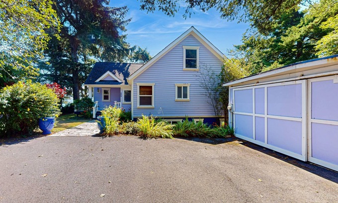Newport House | Bay & Harbor View Home with High-Speed WiFi, Private Washer/Dryer, & Board Games