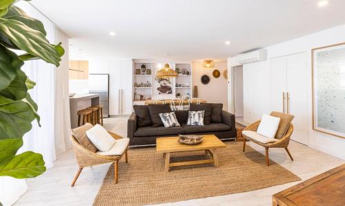 Byron Bay Apartment | Bay Royal Apartment 2 - Opposite Main Beach & Heated Pool!