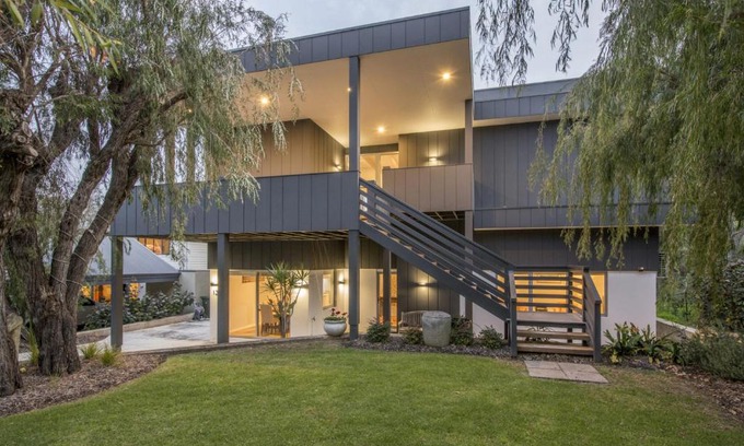 Dunsborough House | Bay View Retreat