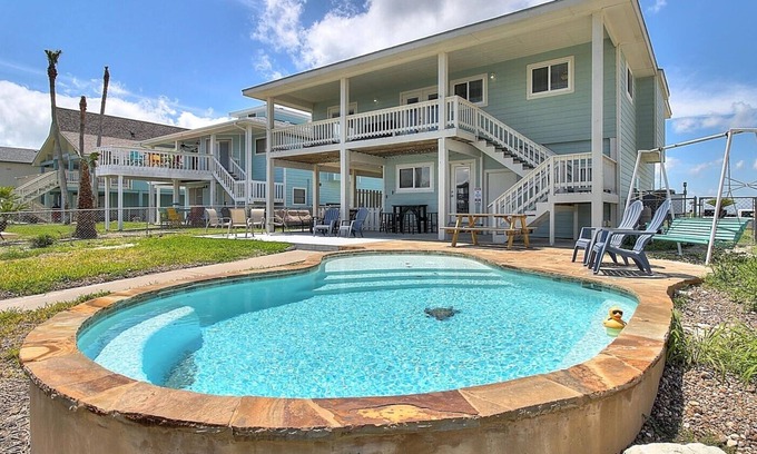 Rockport House | Baydreamer Vacation Home With Private Pool by Redawning