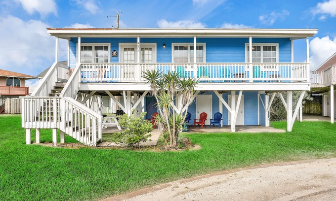 Acapulco Village Cottage | Bayfront dog-friendly home w/water views and dock access