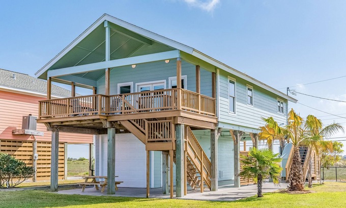 Crash Boat Basin House | Bayfront home w/private balcony water views/free WiFi/private dock/central A/C